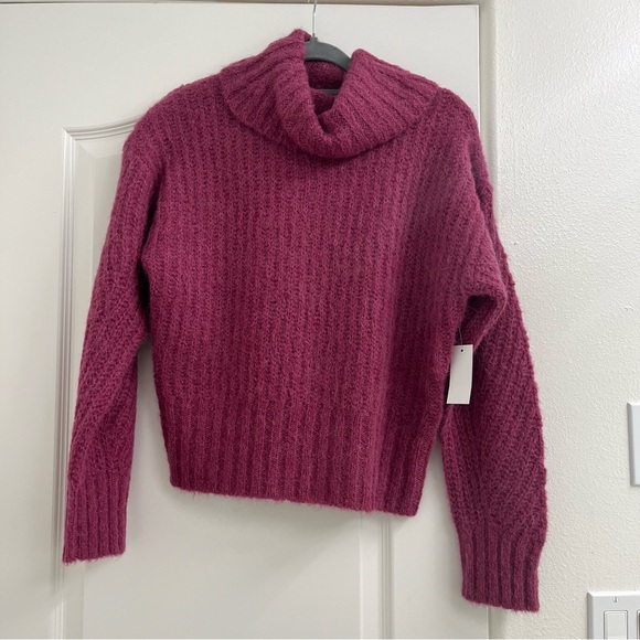 Equipment Femme Cowl Neck Ribbed Raspberry Ledra Sweater - NWT - XS - Picture 3 of 7